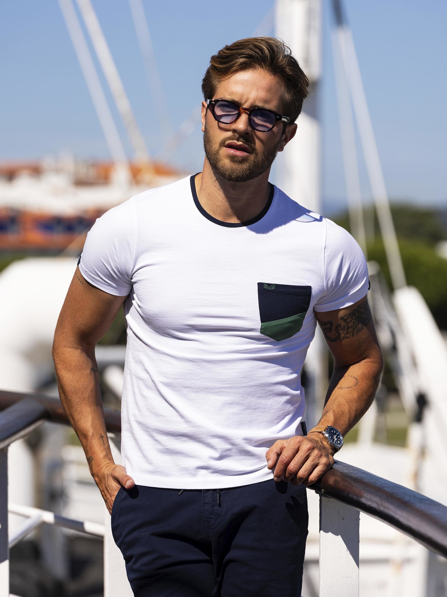 T-shirt com bolso Seissa