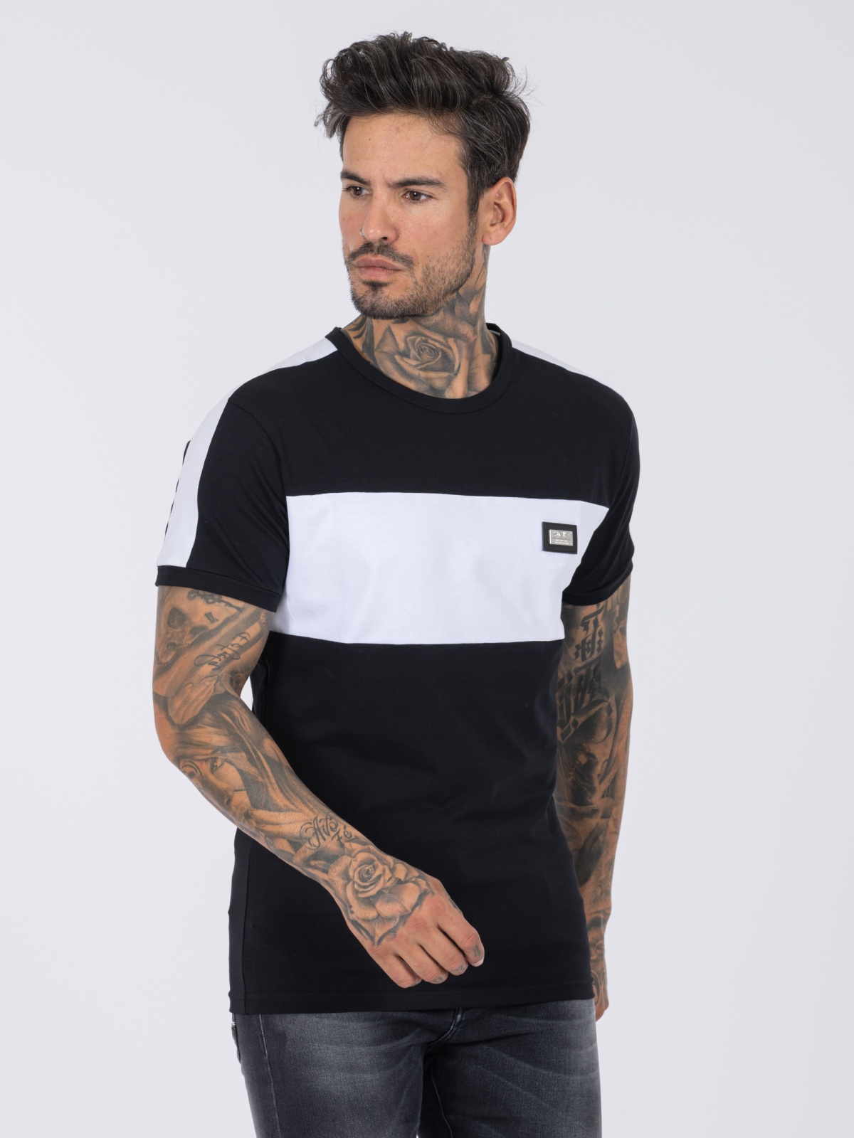 T-SHIRT PRETA RISCA BRANC